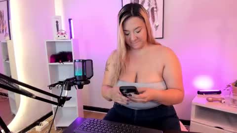 Hollie online show from 16, 3, 2026