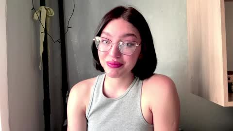 Snapshot of hollisguerrette chatting on 8, 4, 2026 Sofia online show from 8, 4, 2026