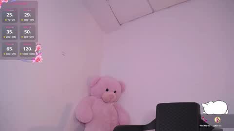 holly_16 online show from 15, 1, 2025