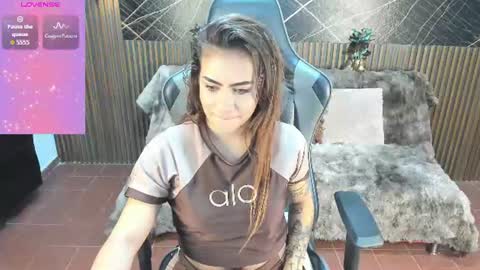 Snapshot of holly_22 chatting on 21, 7, 2026 Holly 22 online show from 21, 7, 2026