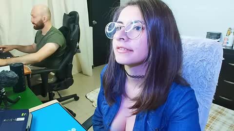 Snapshot of holly_and_honey_69 chatting on 4, 2, 2025 Holly and Honey online show from 4, 2, 2025