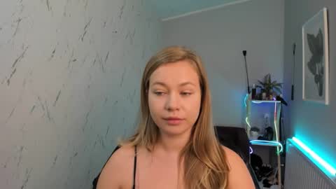 Holly online show from 17, 9, 2025