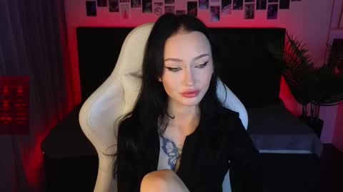 holly_berryy_ online show from 13, 9, 2025