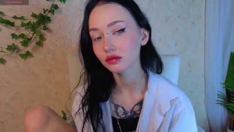 holly_berryy_ online show from 20, 9, 2025