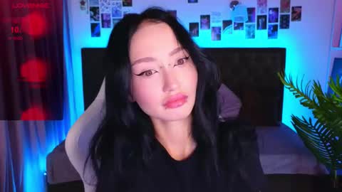 holly_berryy_ online show from 3, 10, 2025