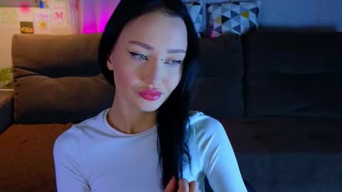 holly_berryy_ online show from 6, 10, 2025