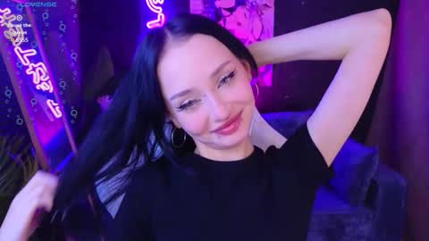 holly_berryy_ online show from 21, 10, 2025