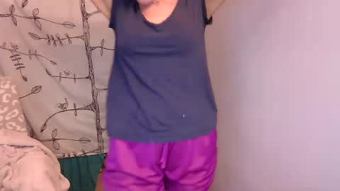 holly_bourbon online show from 17, 9, 2025