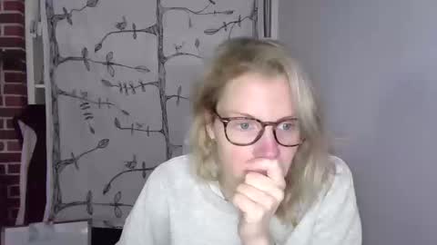 holly_bourbon online show from 20, 10, 2025