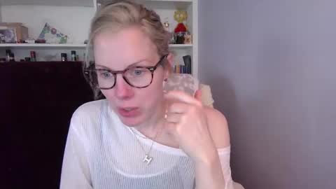 holly_bourbon online show from 1, 3, 2026