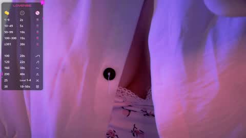 Snapshot of holly_molly_69 chatting on 5, 4, 2026 Molly online show from 5, 4, 2026