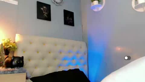 Snapshot of holly_sunshine69 chatting on 9, 12, 2024 Apple online show from 9, 12, 2024
