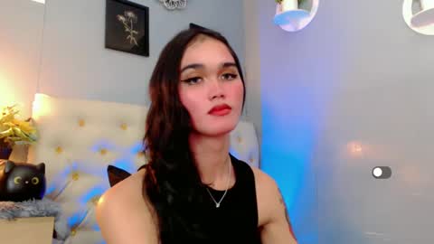 Snapshot of holly_sunshine69 chatting on 20, 12, 2024 Apple online show from 20, 12, 2024