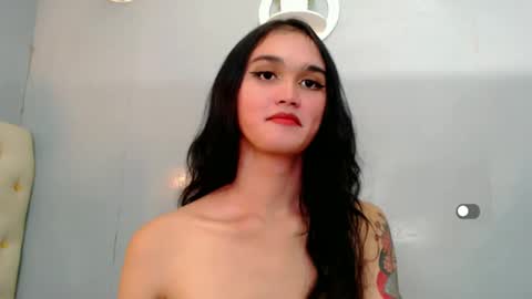 Snapshot of holly_sunshine69 chatting on 29, 12, 2024 Apple online show from 29, 12, 2024