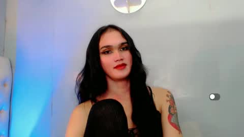 Snapshot of holly_sunshine69 chatting on 13, 1, 2025 Apple online show from 13, 1, 2025