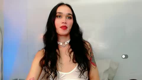 Snapshot of holly_sunshine69 chatting on 23, 1, 2025 Apple online show from 23, 1, 2025