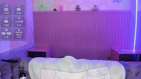 Holly online show from 28, 10, 2025