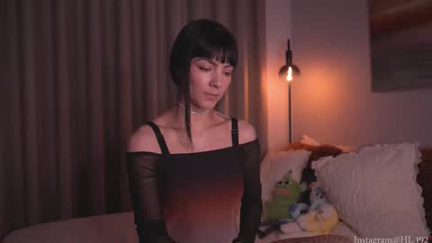 Snapshot of hollylinder_ chatting on 2, 11, 2025 Holly Linder online show from 2, 11, 2025