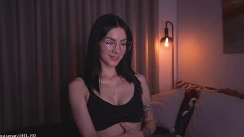 Holly Linder online show from 9, 4, 2026