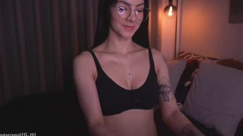 Holly Linder online show from 9, 4, 2026