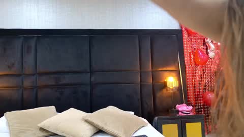 Holly online show from 28, 4, 2026