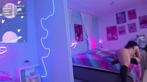 Snapshot of hollypeach_ chatting on 11, 1, 2026 hollypeach_ online show from 11, 1, 2026