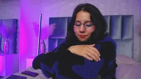 hollypeach_ online show from 23, 3, 2026