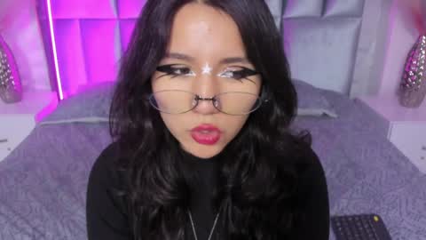 hollypeach_ online show from 29, 3, 2026