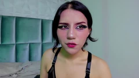 hollypeach_ online show from 30, 4, 2026