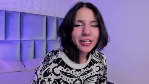 hollypeach_ online show from 14, 5, 2026