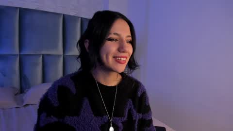 hollypeach_ online show from 17, 5, 2026