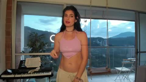 hollyshit_ online show from 26, 1, 2025