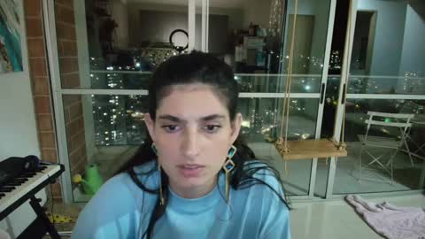 hollyshit_ online show from 23, 9, 2025