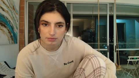 hollyshit_ online show from 31, 10, 2025