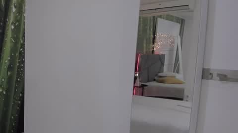 Snapshot of hollytaillor chatting on 2, 4, 2026 HollyTaillor online show from 2, 4, 2026