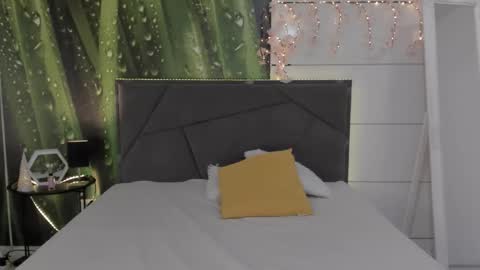 Snapshot of hollytaillor chatting on 3, 4, 2026 HollyTaillor online show from 3, 4, 2026