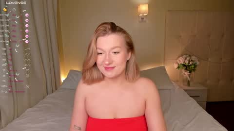Snapshot of hollyylee chatting on 14, 1, 2025 Emma online show from 14, 1, 2025