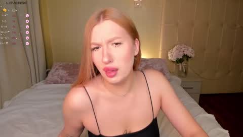 Snapshot of hollyylee chatting on 11, 2, 2025 Emma online show from 11, 2, 2025