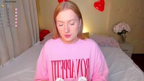 Snapshot of hollyylee chatting on 20, 2, 2025 Emma online show from 20, 2, 2025