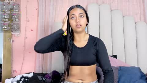 Snapshot of hollyyqueen_ chatting on 15, 5, 2026 Hollyy online show from 15, 5, 2026