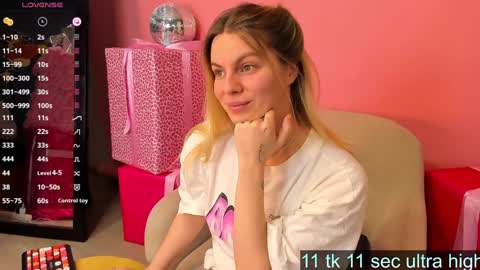 Snapshot of holy_alexa chatting on 20, 12, 2024 Alexa online show from 20, 12, 2024