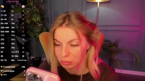 Snapshot of holy_alexa chatting on 23, 12, 2024 Alexa online show from 23, 12, 2024
