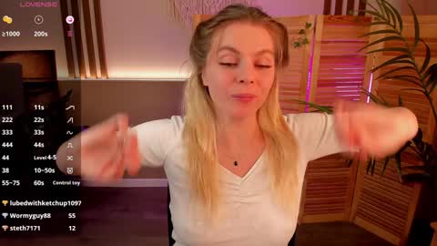 Snapshot of holy_alexa chatting on 26, 12, 2024 Alexa online show from 26, 12, 2024