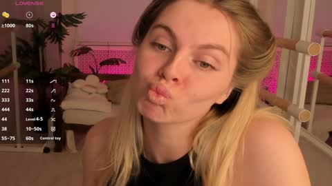 Snapshot of holy_alexa chatting on 29, 1, 2025 Alexa online show from 29, 1, 2025