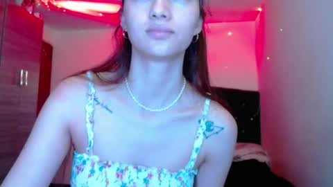 holy_julii online show from 9, 6, 2026