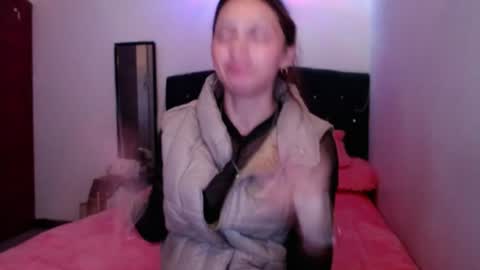 holy_julii online show from 12, 7, 2026