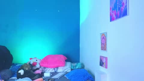 Snapshot of holy_taby_ chatting on 1, 10, 2025      online show from 1, 10, 2025