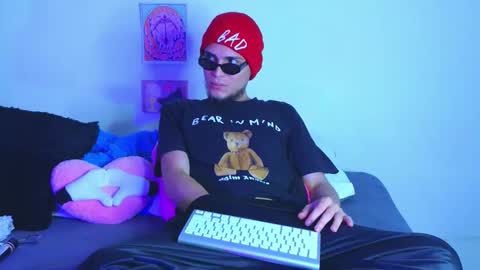      online show from 4, 12, 2025