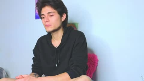      online show from 16, 4, 2026