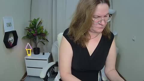 holymilfa online show from 25, 3, 2026